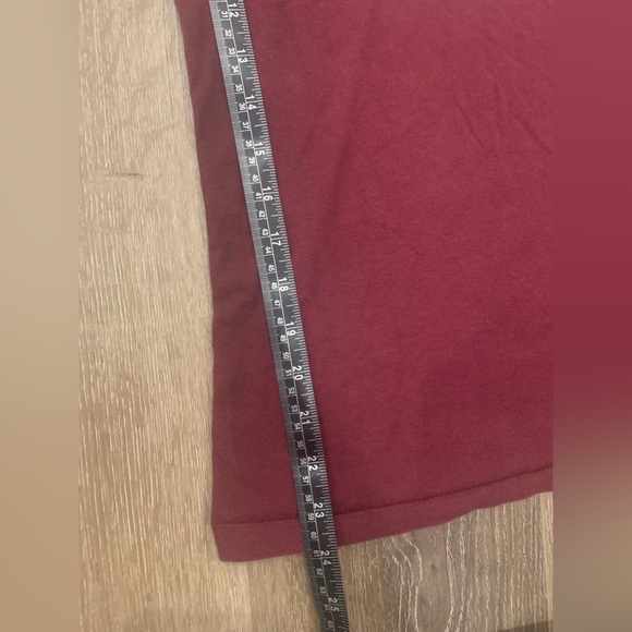 Vassar College tshirt. Size large. - Picture 6 of 9